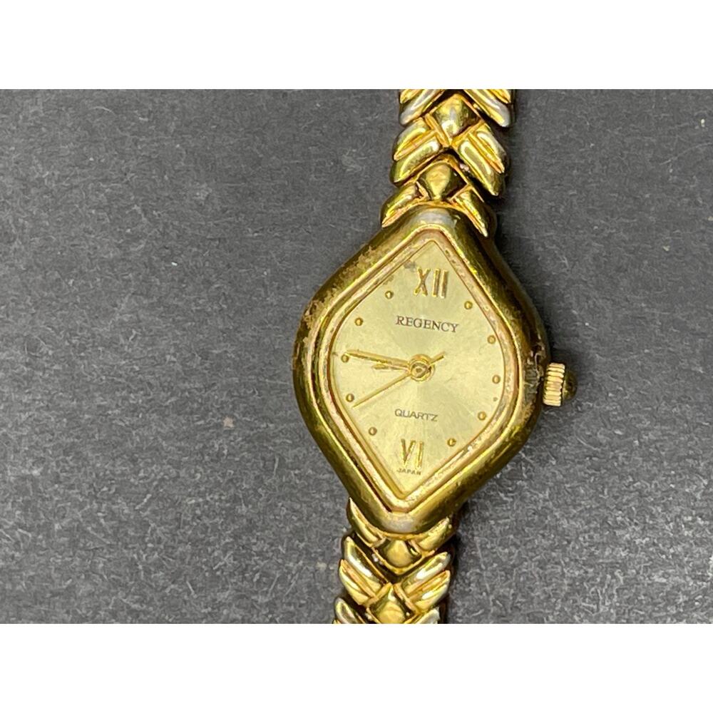Vintage Regency Women 7119 Dress Gold Tone Bracelet Quartz Analog 0.72" Watch